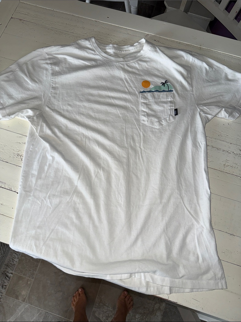 Vans White Men's Pocket T-Shirt with Sunset Palm Graphic size Lg